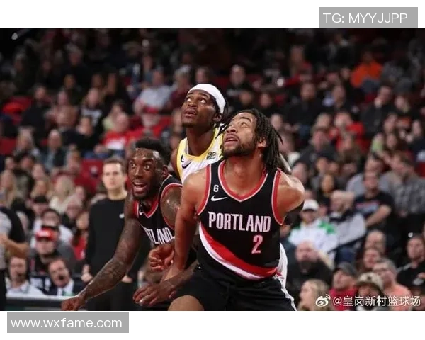 开拓者与爵士激战正酣比分悬念迭起引发球迷热议